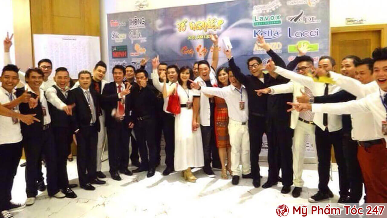 không khí giỗ tổ ngành tóc ngày nay